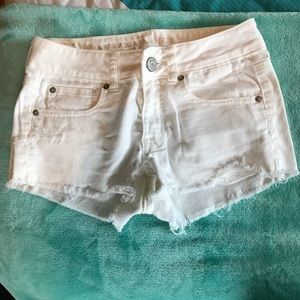 White American Eagle shorts